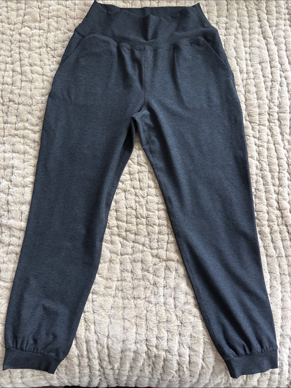 Beyond Yoga Charcoal Gray High-Rise Jogger Pants MED-26” inseam - Picture 3 of 6